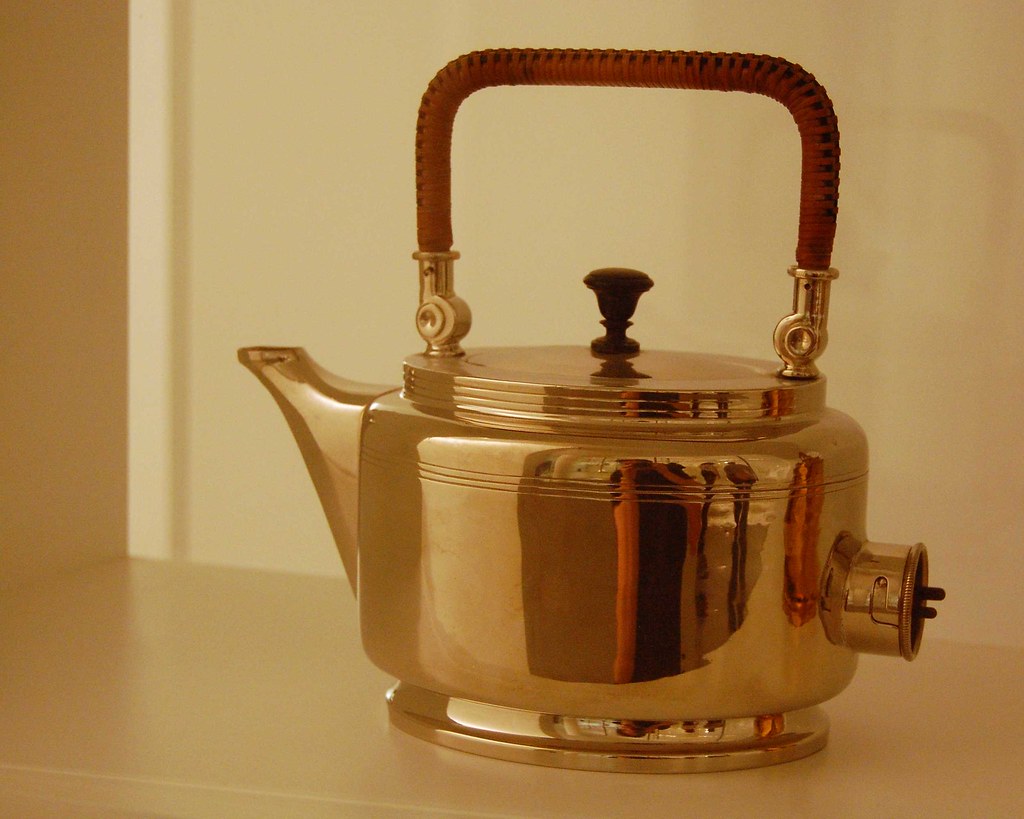 Фото 39 — Электрический чайник с удобной ручкой